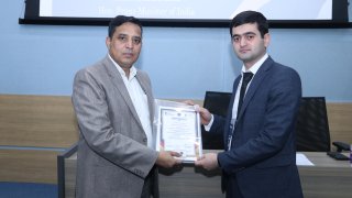 Председатель Следственного комитета РА встретился с Послом Индии и следователями, прошедшими переподготовку в Индии